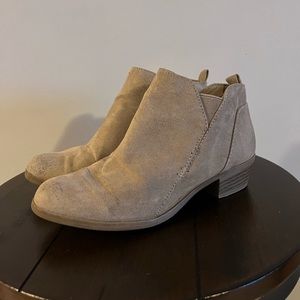 ARIZONA Memory Foam Ankle Boots | Size: 6 | Color: Tan |